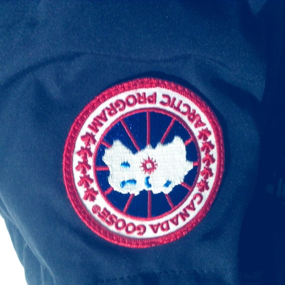 CANADA GOOSE WOOLFORD DOWN BOMBER NAVY NWOT - Picture 11 of 13